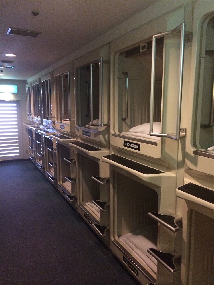 Capsule Hotel Asahi Plaza Shinsaibashi Osaka Exteriör bild