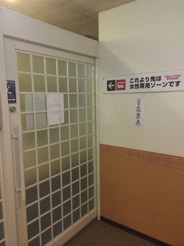 Capsule Hotel Asahi Plaza Shinsaibashi Osaka Exteriör bild
