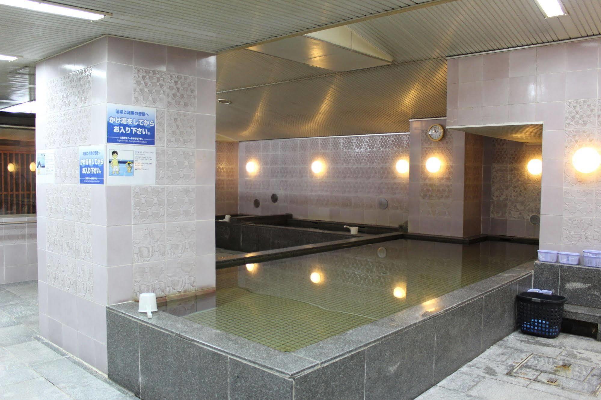 Capsule Hotel Asahi Plaza Shinsaibashi Osaka Exteriör bild