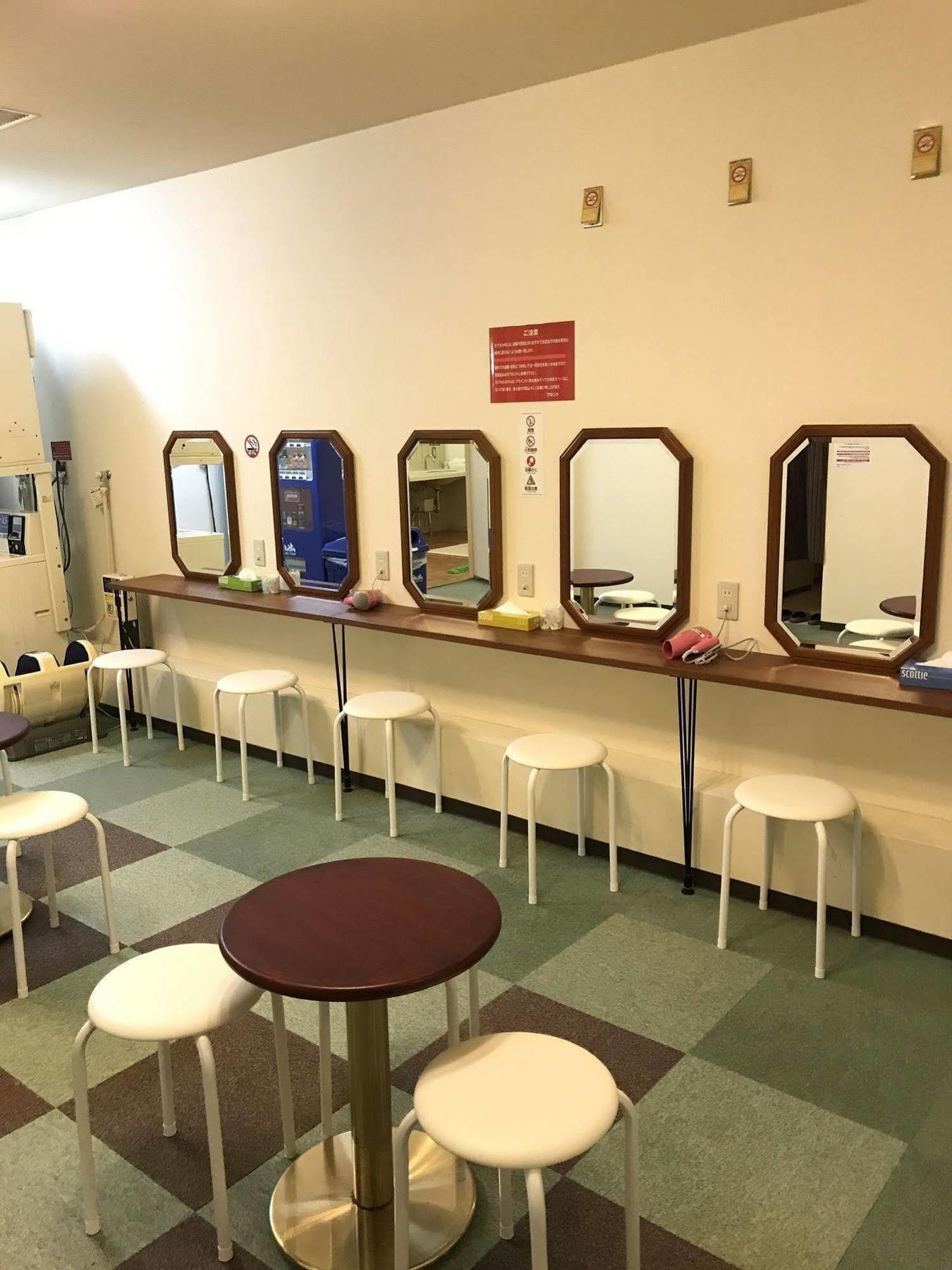 Capsule Hotel Asahi Plaza Shinsaibashi Osaka Exteriör bild